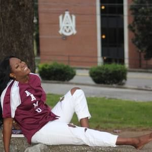 Meet your Posher, Rodneisha